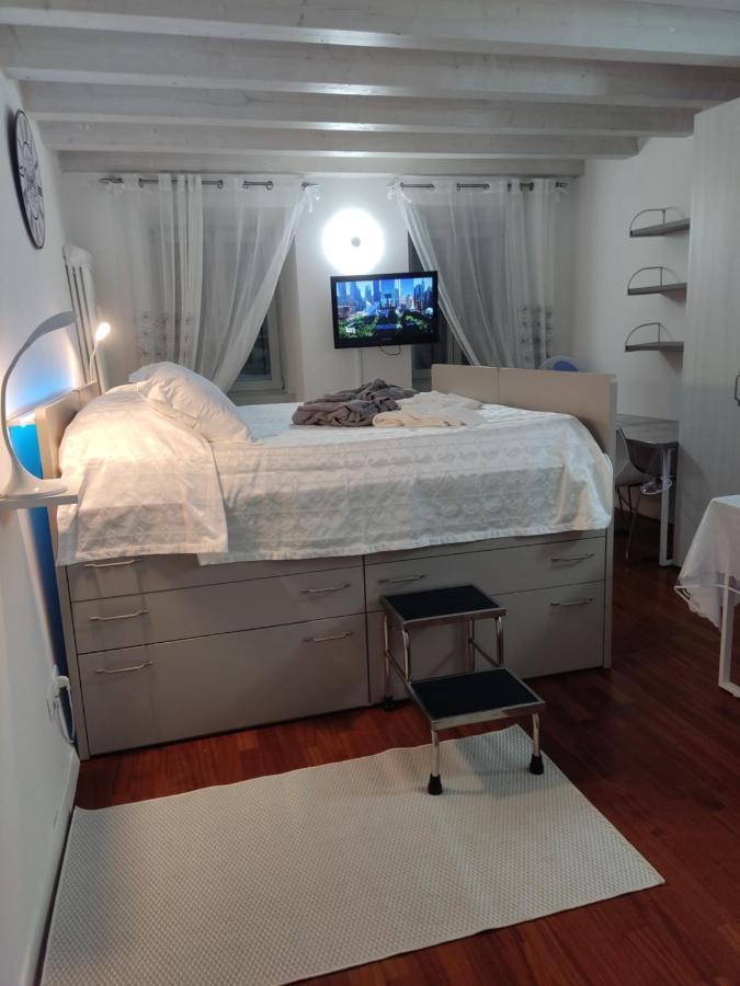 Jennifer House. Тренто Экстерьер фото